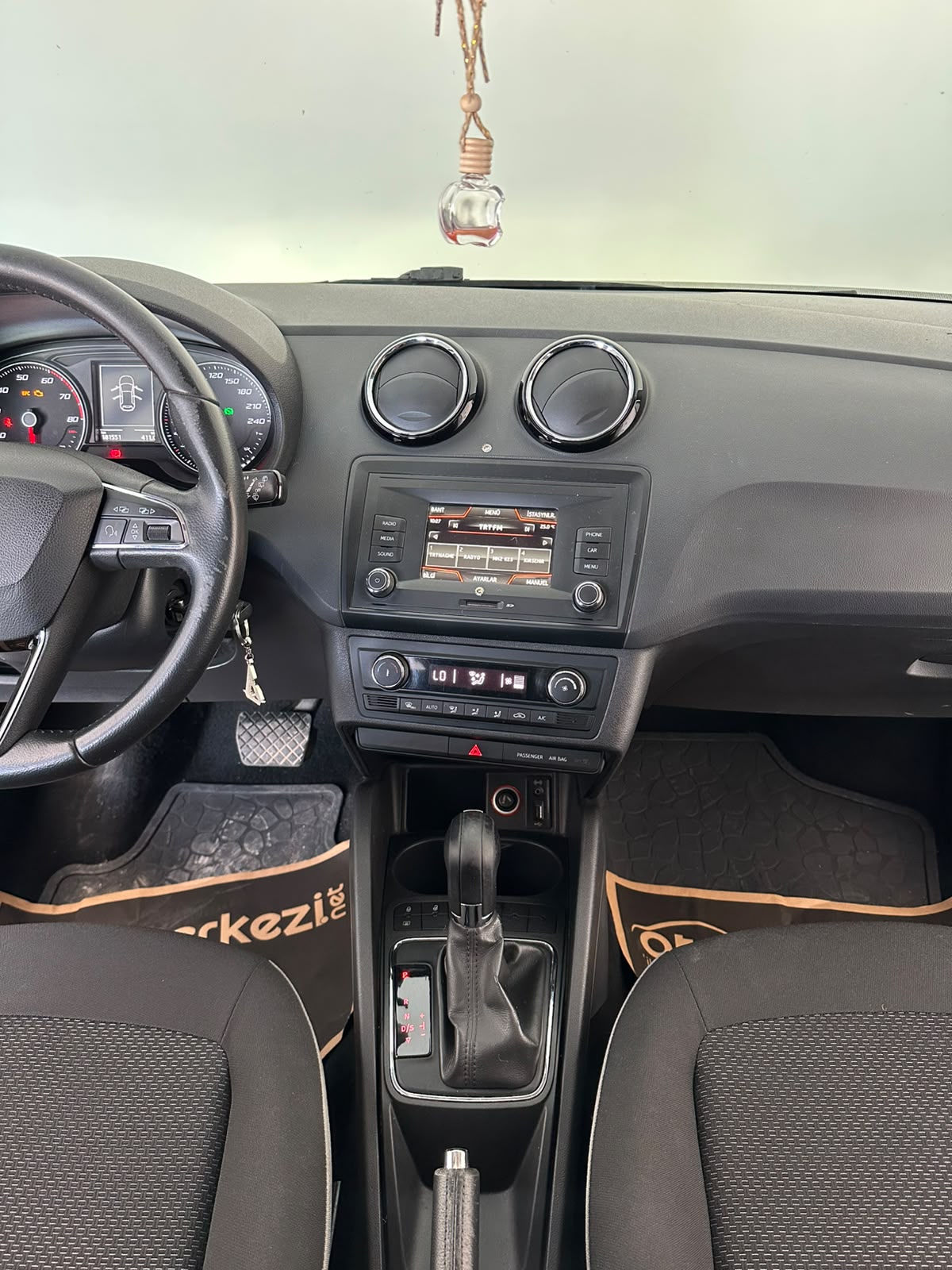 SEAT IBIZA 32